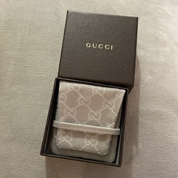 Gucci Thin Icon Band-18K Rose Gold - Picture 5 of 5